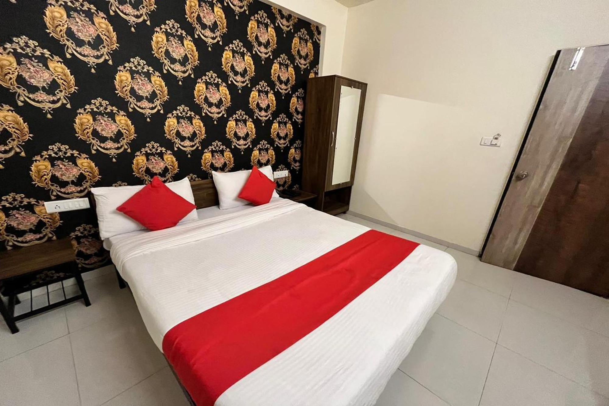 Hotel Kalyan Palace Watuwa Kültér fotó
