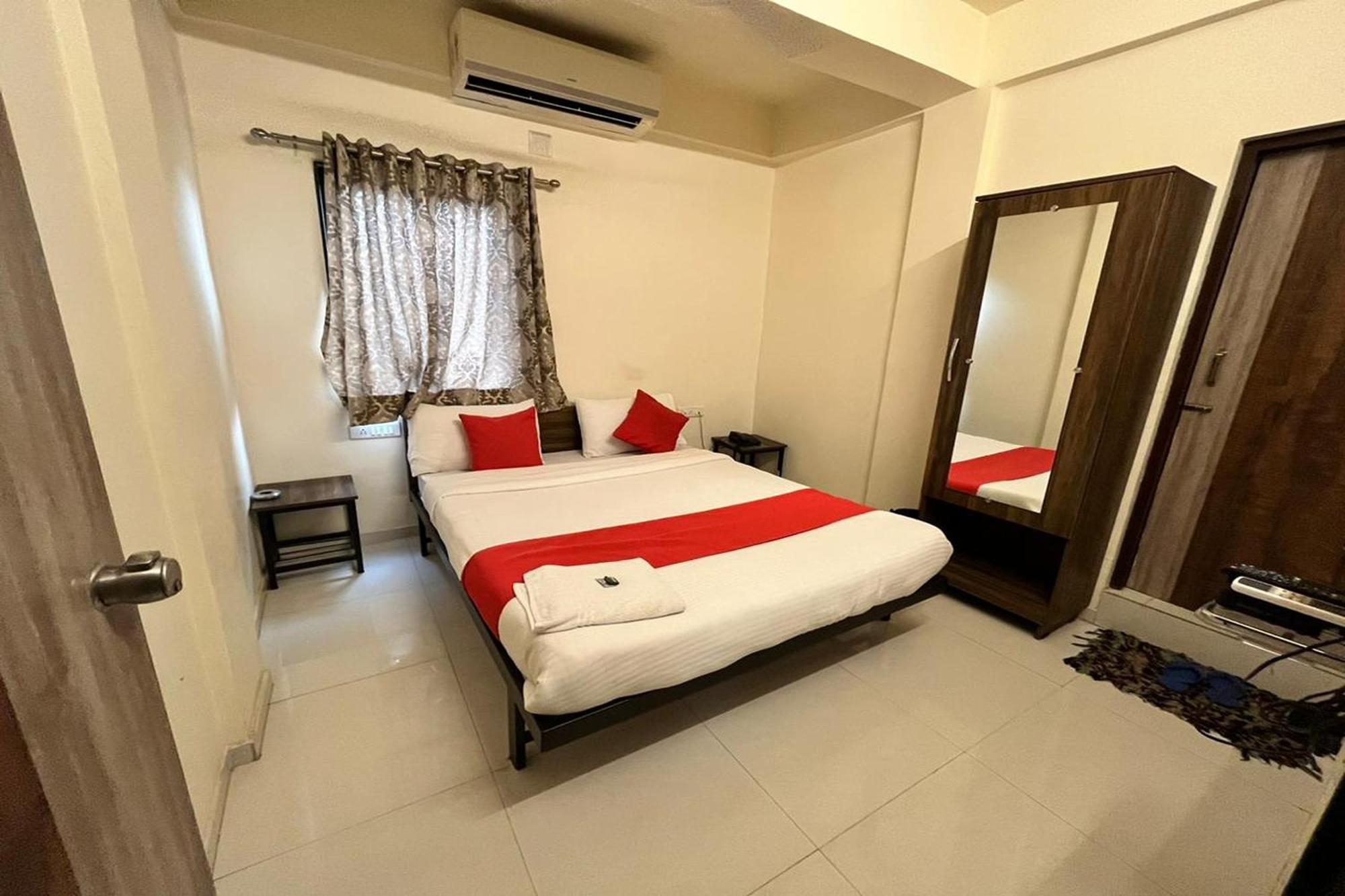 Hotel Kalyan Palace Watuwa Kültér fotó