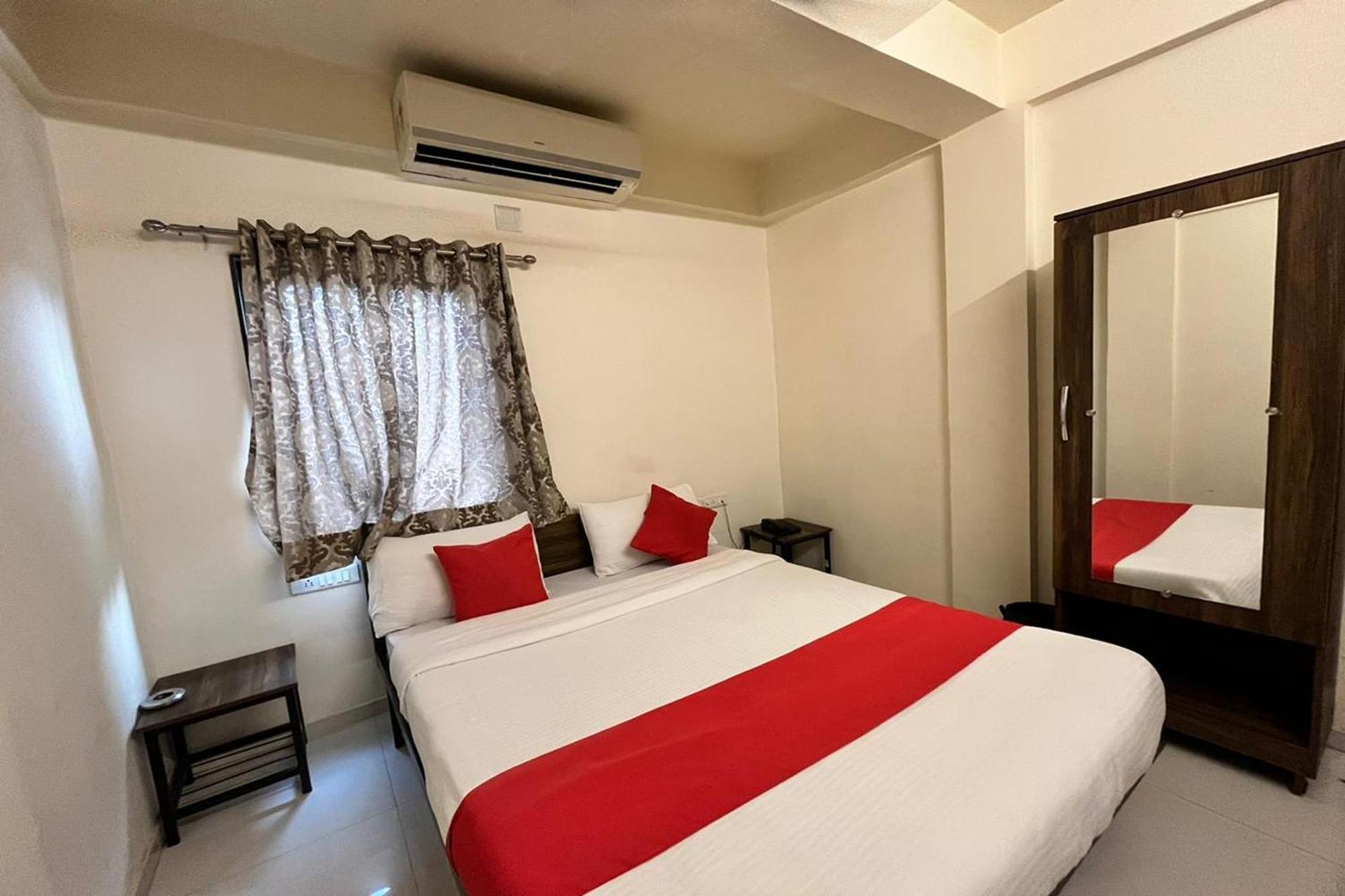 Hotel Kalyan Palace Watuwa Kültér fotó