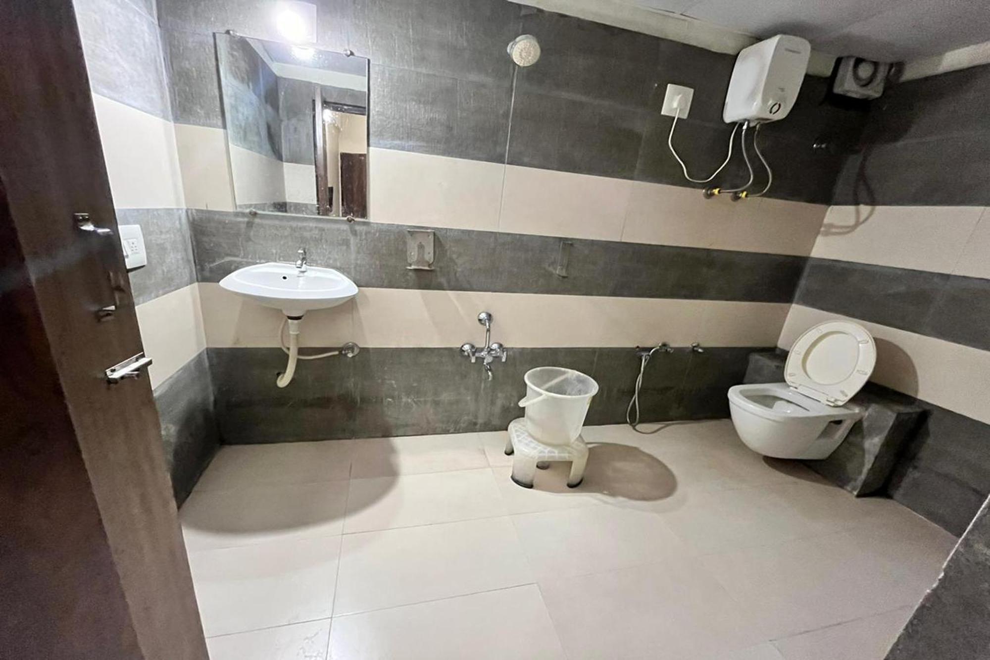 Hotel Kalyan Palace Watuwa Kültér fotó