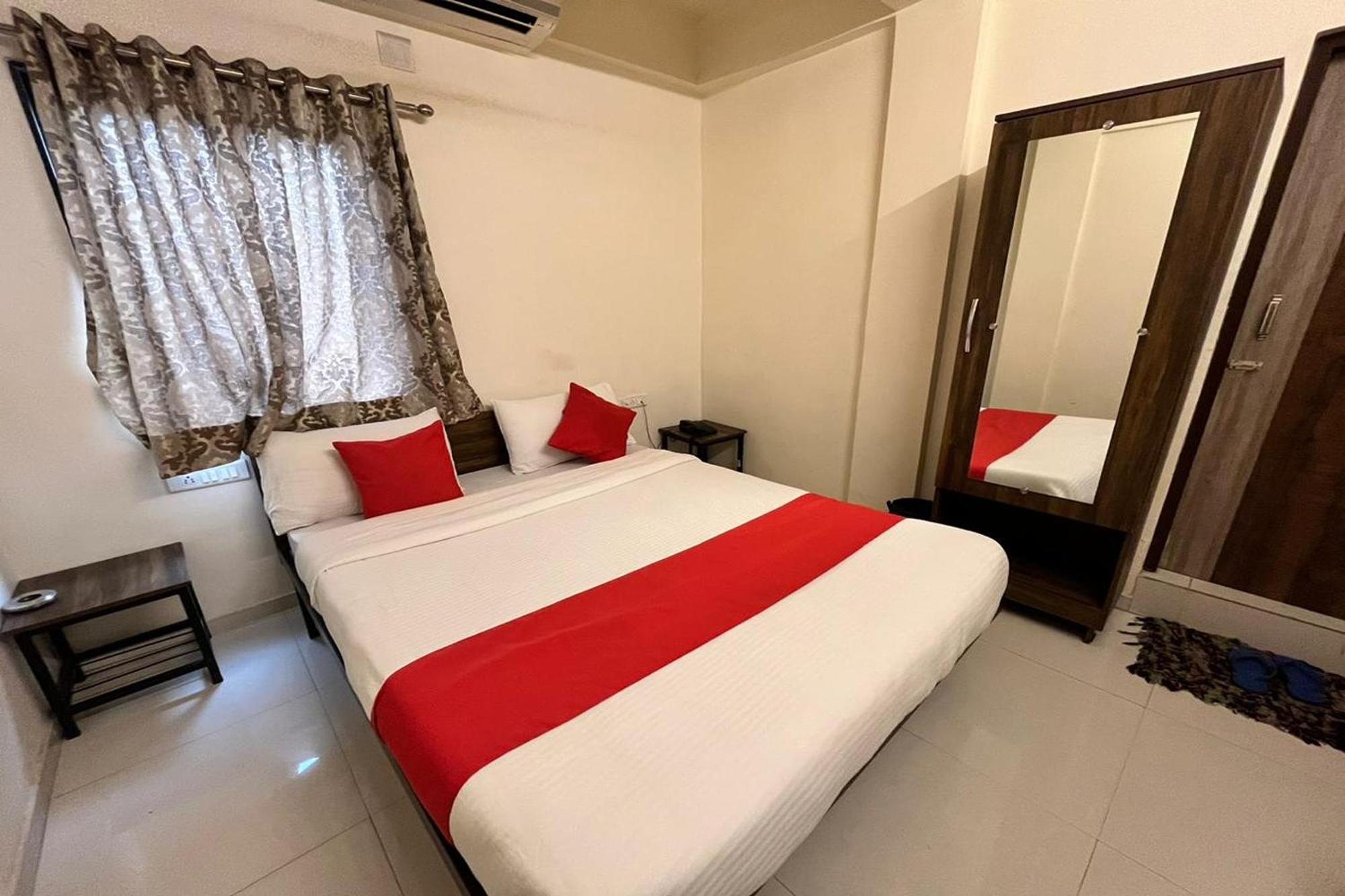 Hotel Kalyan Palace Watuwa Kültér fotó