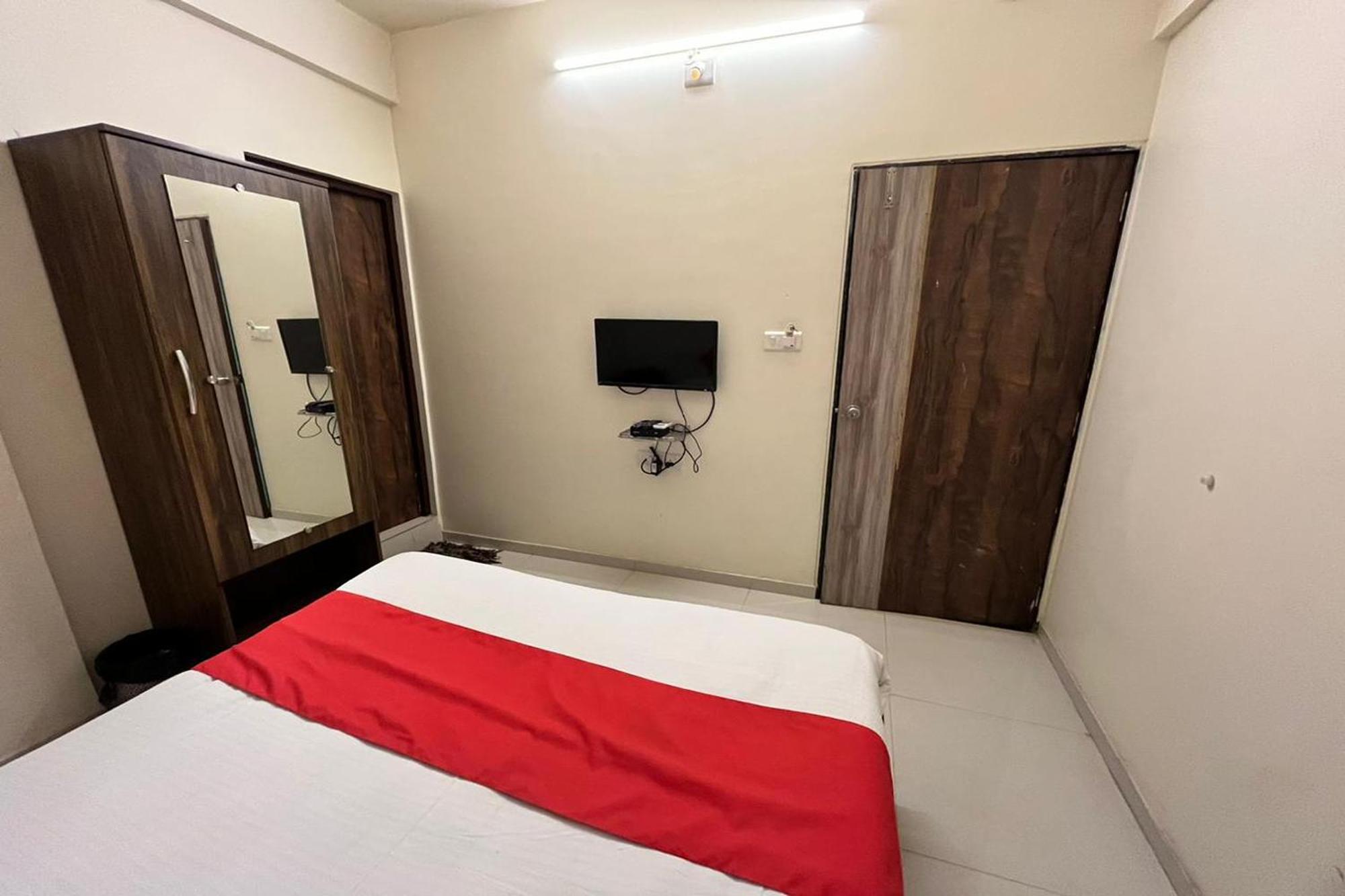 Hotel Kalyan Palace Watuwa Kültér fotó